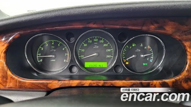 Jaguar XJ-8 2006 thumb 10