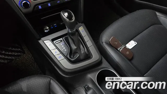 Hyundai Avante 2016 thumb 7