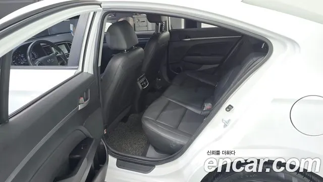 Hyundai Avante 2016 thumb 6