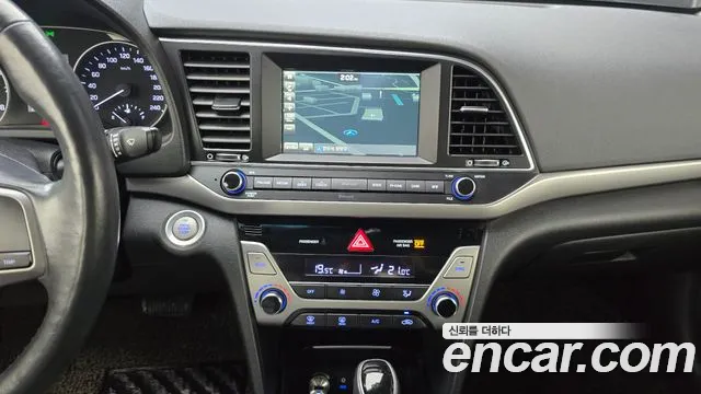 Hyundai Avante 2016 thumb 10