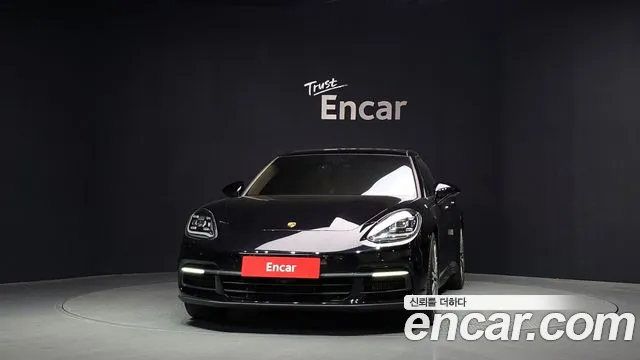 Porsche Panamera 2018 thumb 3