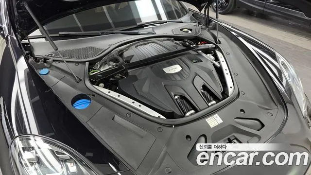 Porsche Panamera 2018 thumb 5