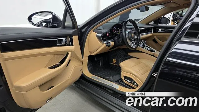 Porsche Panamera 2018 thumb 2