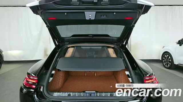 Porsche Panamera 2018 thumb 11