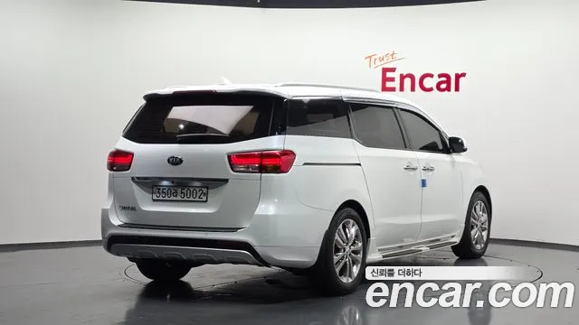 Kia Carnival 2017 thumb 5