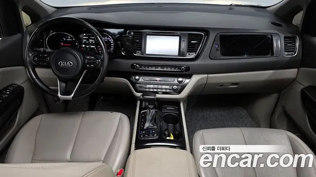 Kia Carnival 2017 thumb 9