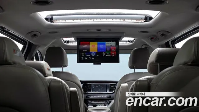 Kia Carnival 2017 thumb 4