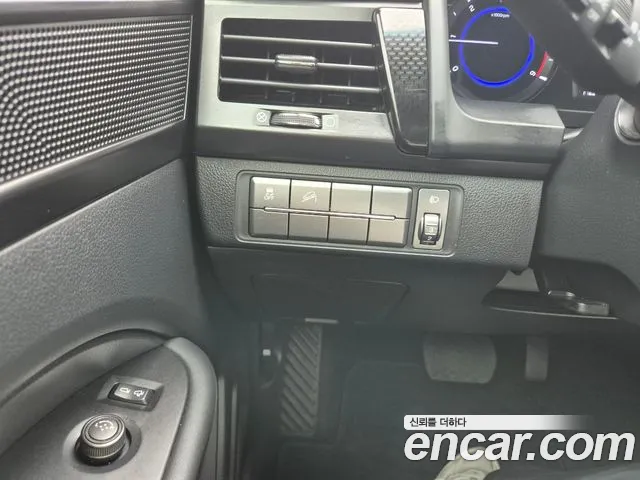 KGM Rexton 2019 thumb 8