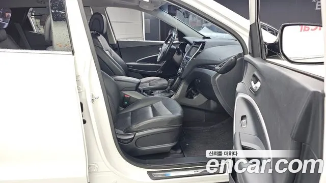 Hyundai Санта Фе 2015 thumb 9