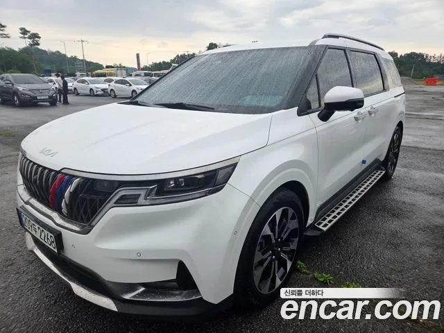 Kia Carnival 2023 thumb 3