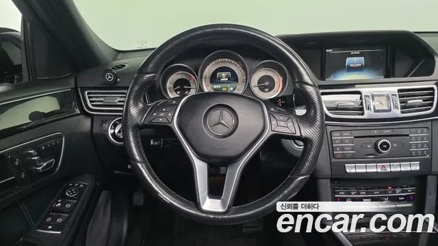 Mercedes-Benz E-Class 2015 thumb 6