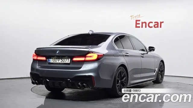 BMW 5 серии 2018 thumb 5