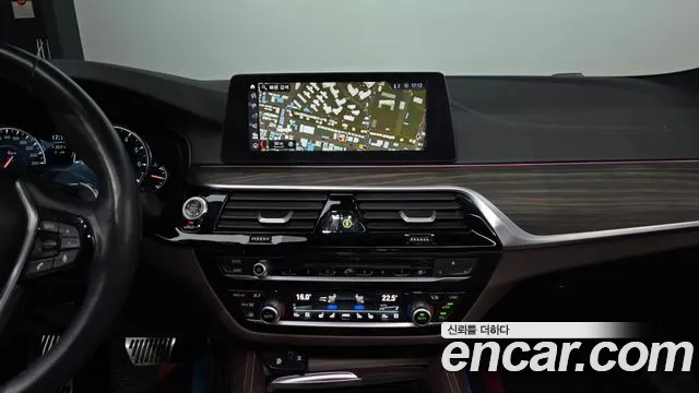 BMW 5 серии 2018 thumb 8
