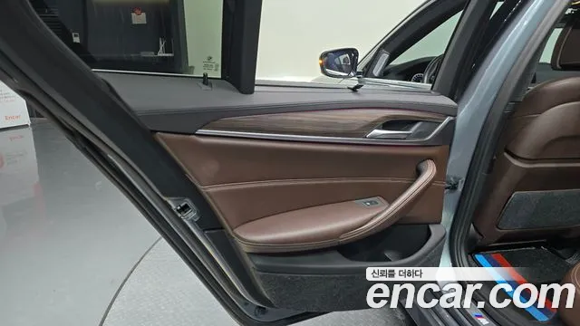 BMW 5 серии 2018 thumb 10