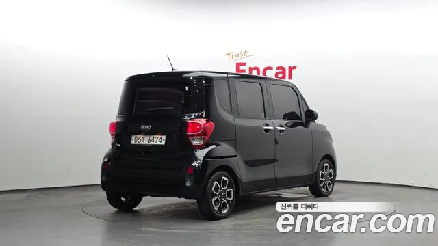 Kia Ray 2018 thumb 2