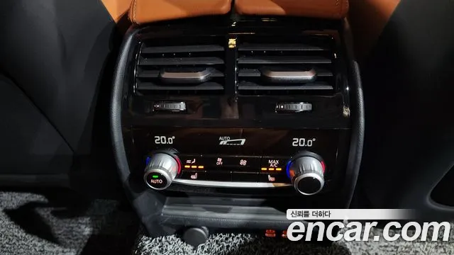 BMW M5 2020 thumb 10