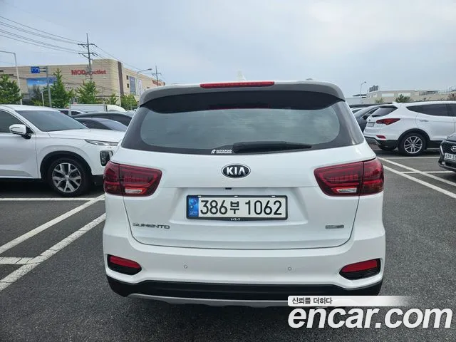 Kia Sorento 2018 thumb 4