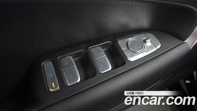 Genesis G70 2019 thumb 5