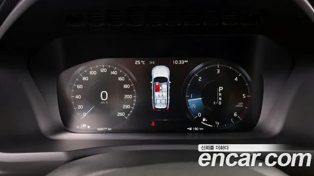 Volvo XC90 2019 thumb 2