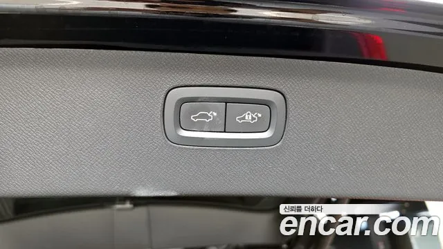 Volvo XC90 2019 thumb 4