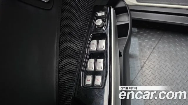 KGM Tivoli 2015 thumb 12