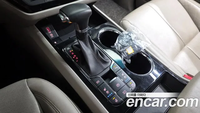 Kia Carnival 2018 thumb 6