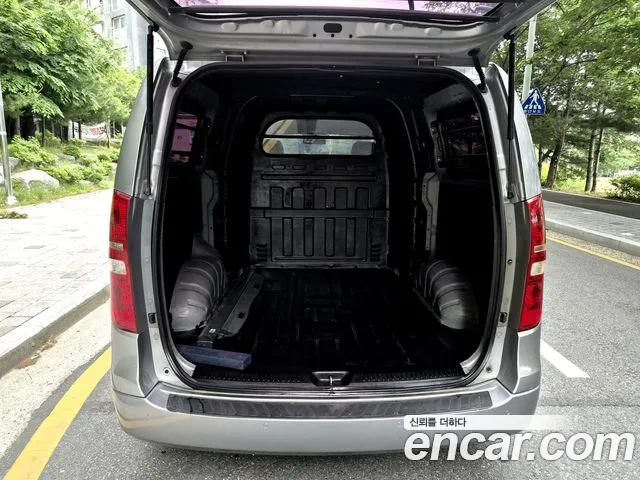 Hyundai Staria 2011 thumb 9