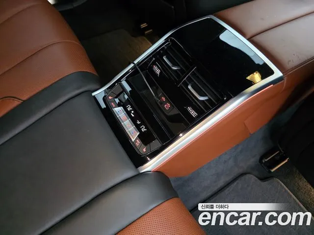 BMW 8 серии 2022 thumb 3