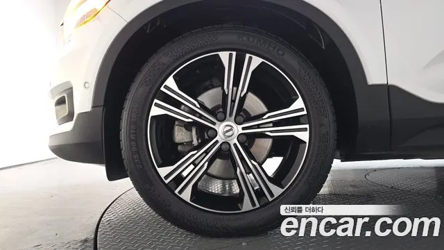 Volvo XC40 2021 thumb 12