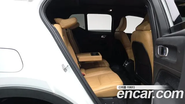 Volvo XC40 2021 thumb 8