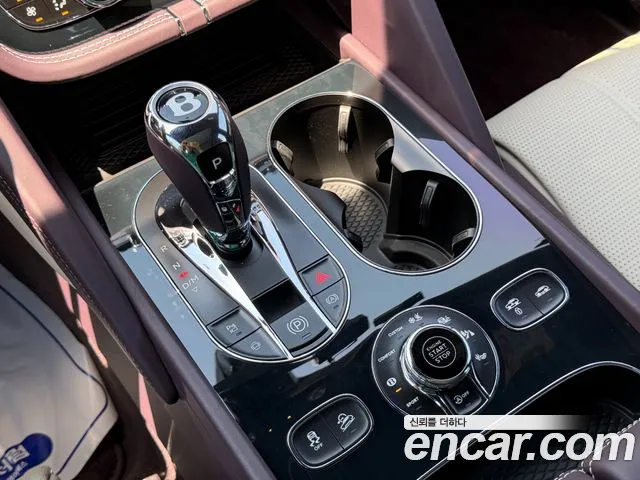 Bentley Bentayga 2024 thumb 8