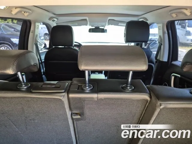 Land Rover Discovery Sport 2017 thumb 10