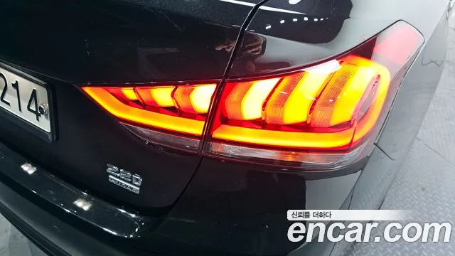 Genesis G80 2019 thumb 11