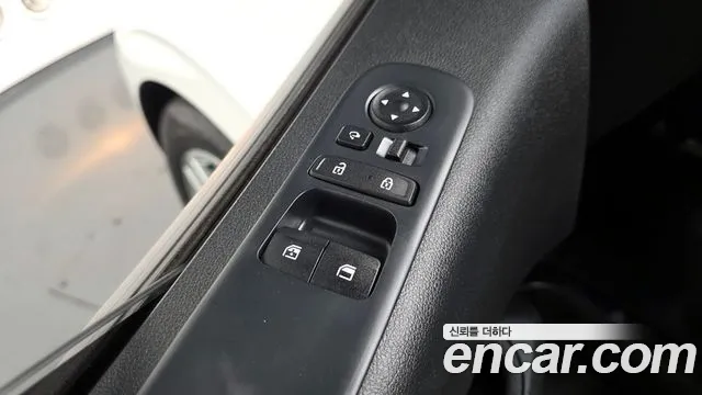 Hyundai Staria 2021 thumb 5