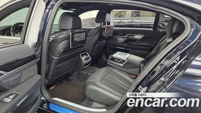 BMW 7 серии 2017 thumb 8