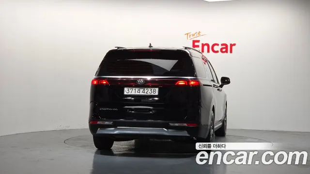 Kia Carnival 2021 thumb 6