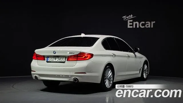 BMW 5 серии 2017 thumb 11