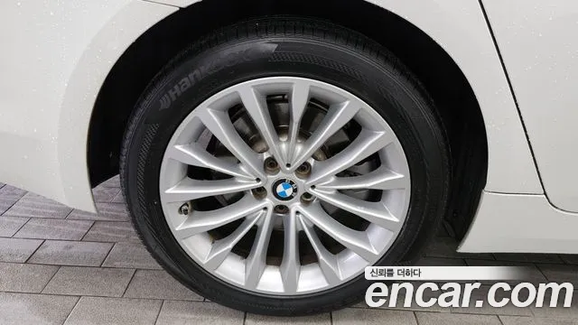 BMW 5 серии 2017 thumb 7