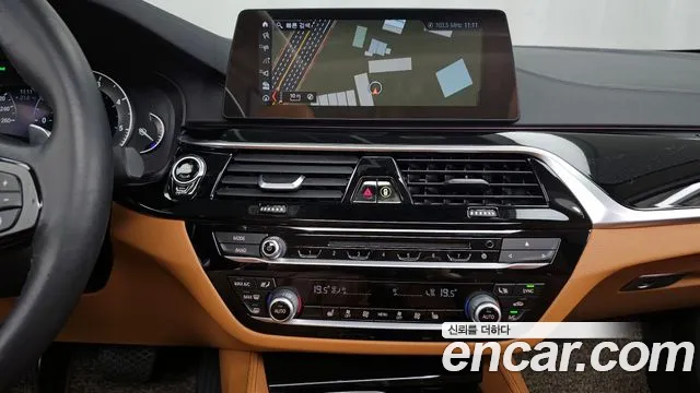 BMW 5 серии 2017 thumb 8