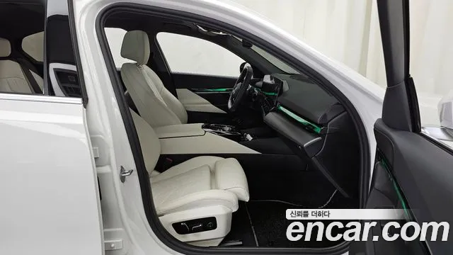 BMW 5 серии 2025 thumb 3