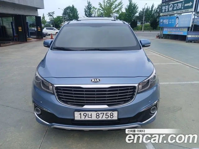 Kia Carnival 2015 thumb 4
