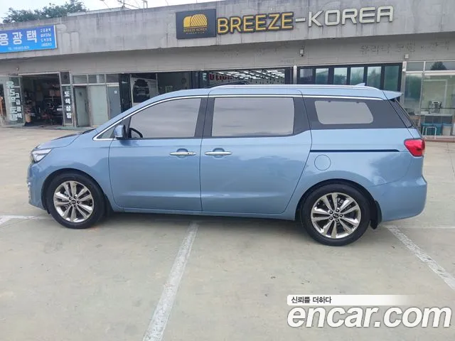 Kia Carnival 2015 thumb 9