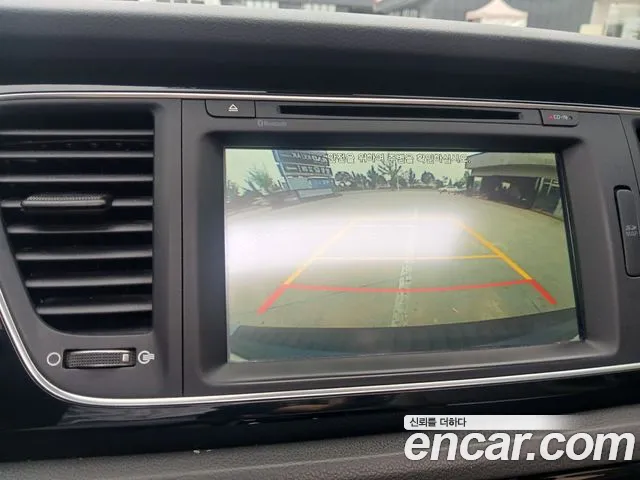 Kia Carnival 2015 thumb 8