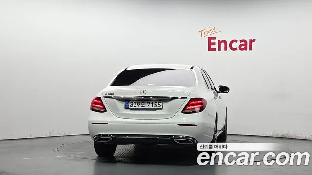Mercedes-Benz E-Class 2019 thumb 2