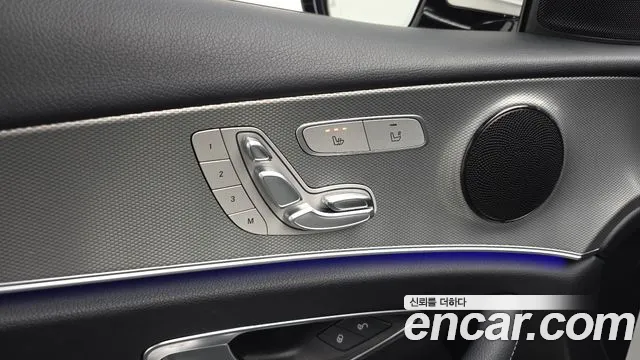 Mercedes-Benz E-Class 2019 thumb 5