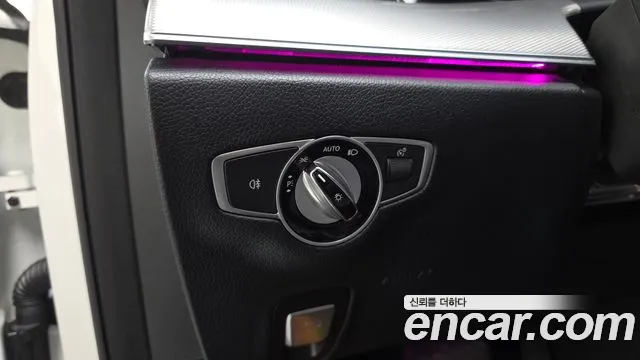 Mercedes-Benz E-Class 2019 thumb 4