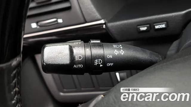 Kia Opirus 2009 thumb 8