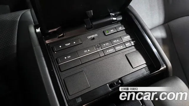 Kia Opirus 2009 thumb 12