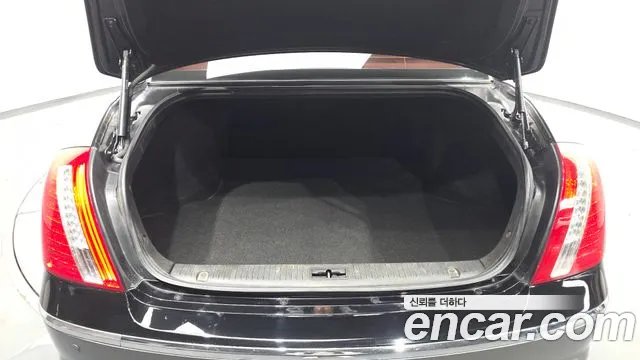 Kia Opirus 2009 thumb 3