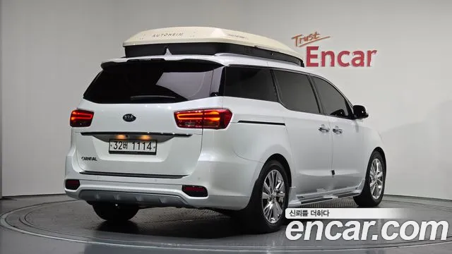 Kia Carnival 2019 thumb 2